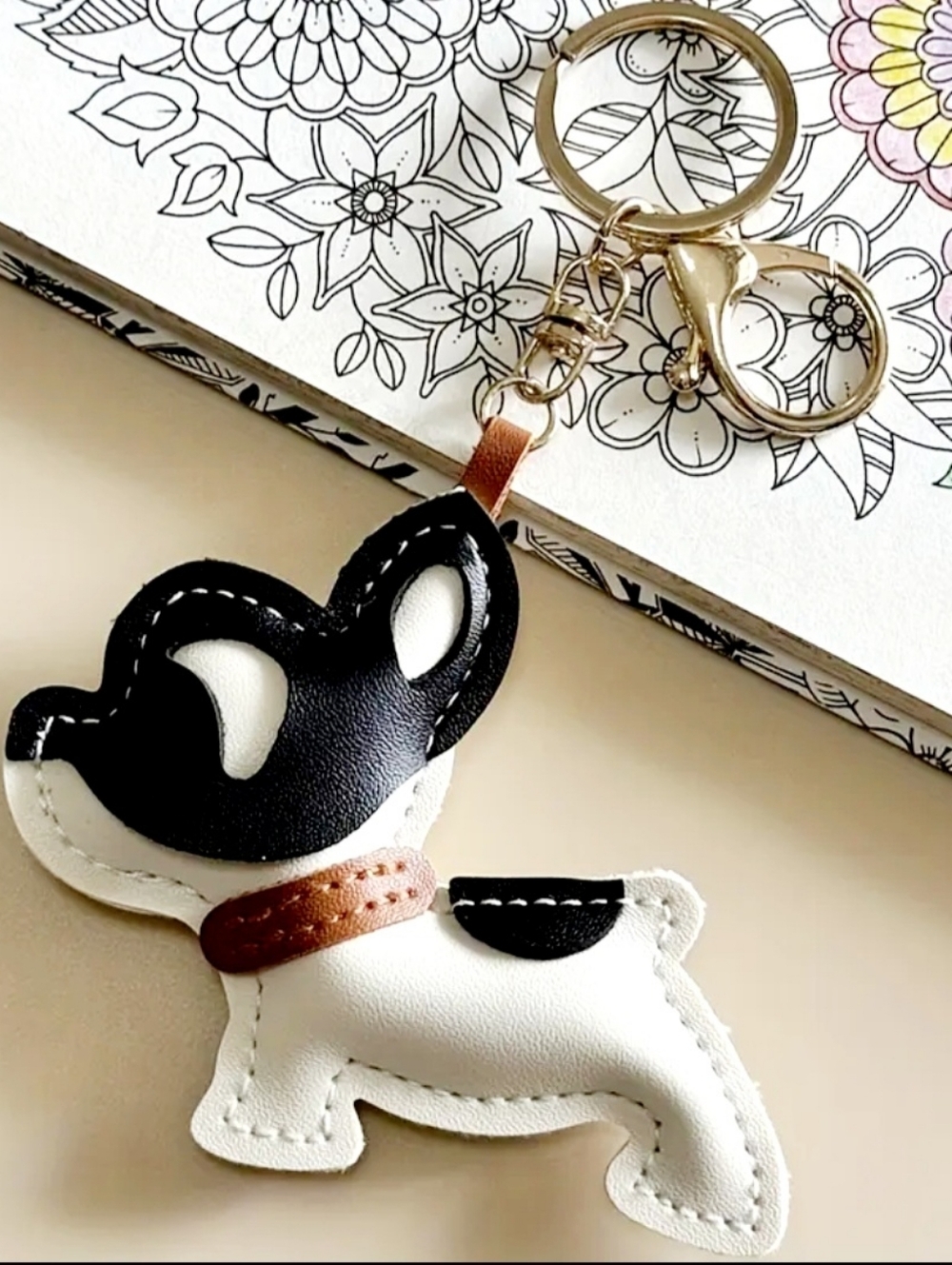 Bulldog Puppy Keychain Bag Charm - Picture 3 of 4